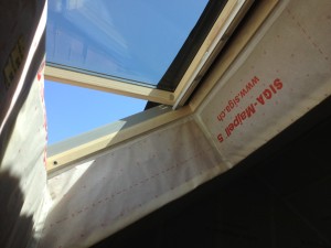 Raccord de velux et pare vapeur